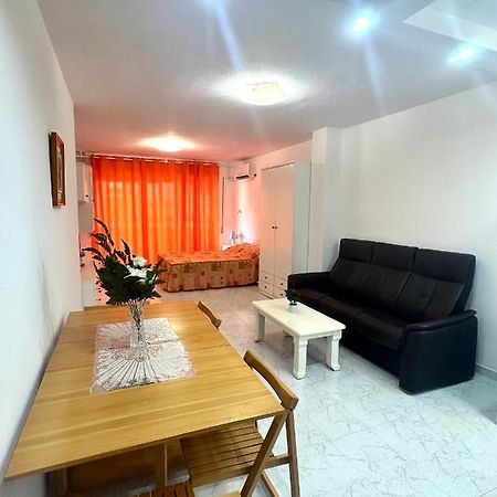 Estudio A 1 Minuto De La Playa Apartment Торевиеха Екстериор снимка
