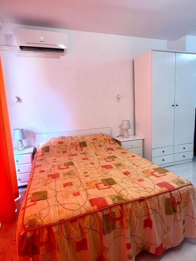 Estudio A 1 Minuto De La Playa Apartment Торевиеха Екстериор снимка