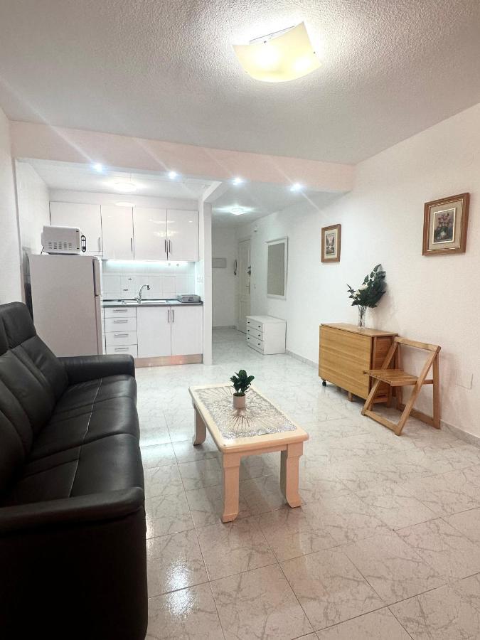 Estudio A 1 Minuto De La Playa Apartment Торевиеха Екстериор снимка