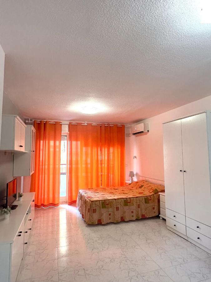 Estudio A 1 Minuto De La Playa Apartment Торевиеха Екстериор снимка